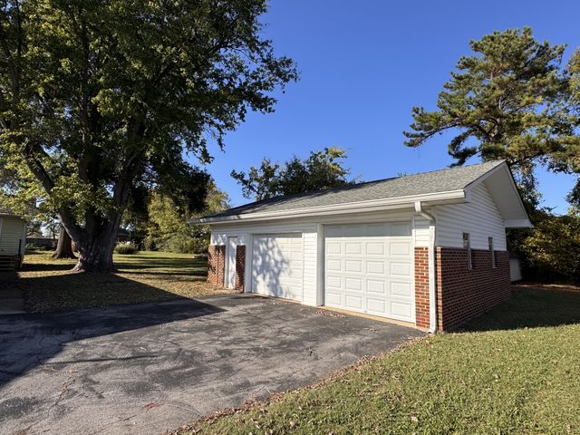 1505 Idlewild Dr, Lebanon, TN 37087