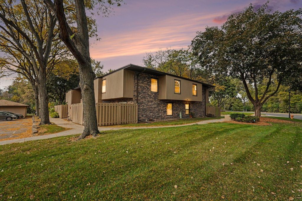 2531 Unity Avenue N 253, Golden Valley, MN 55422 — exterior