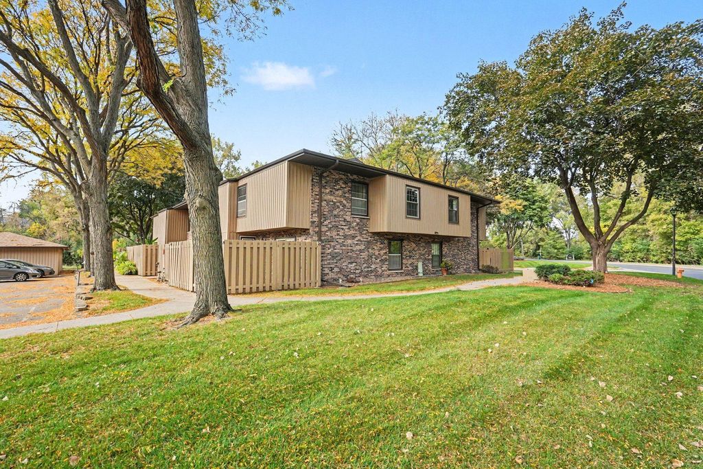 2531 Unity Avenue N 253, Golden Valley, MN 55422 — photo 2