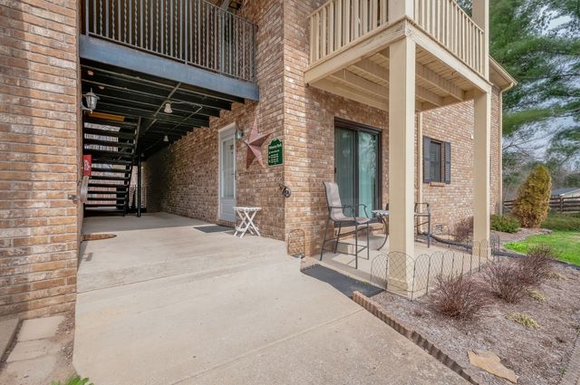 514 N Petway St Apt 305, Franklin, TN 37064
