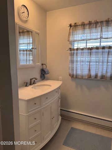 49C Cambridge Court 100c, Lakewood, NJ 08701