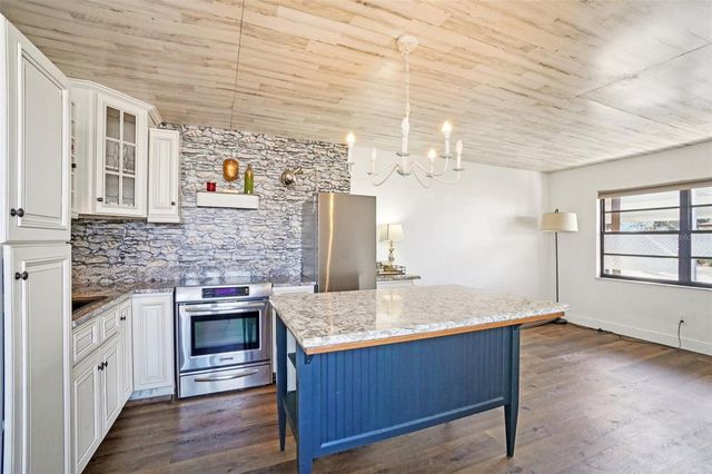 24862 US HIGHWAY 19 N 1701, Clearwater, FL 33763