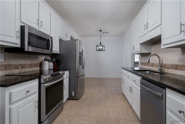 11105 Dexter Ave, Northport, AL 35475