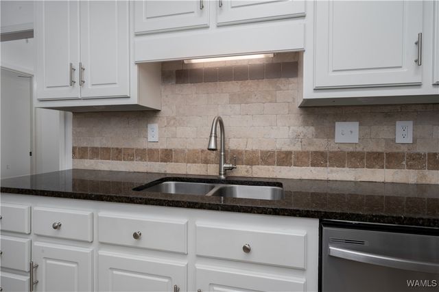 11105 Dexter Ave, Northport, AL 35475