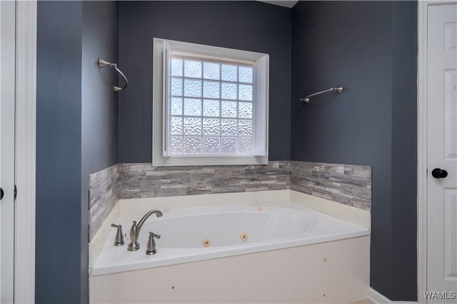 11105 Dexter Ave, Northport, AL 35475