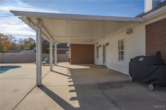 11105 Dexter Ave, Northport, AL 35475