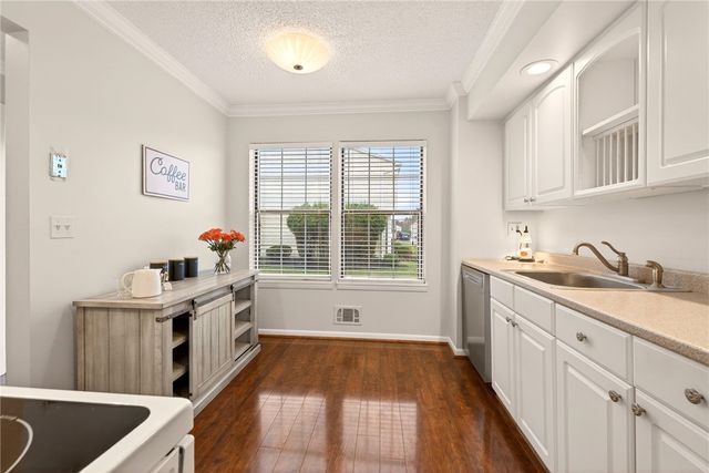 609 French Road, Brighton, NY 14618