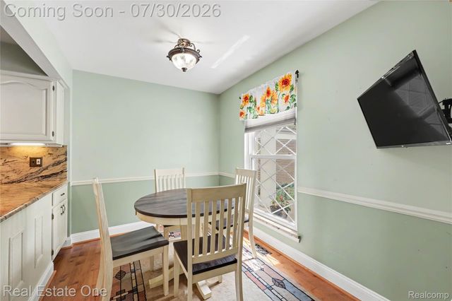 99 Manor Way, Rochester Hills, MI 48309