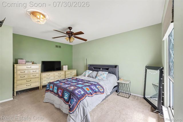 99 Manor Way, Rochester Hills, MI 48309