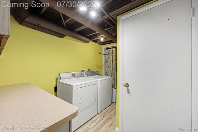 99 Manor Way, Rochester Hills, MI 48309