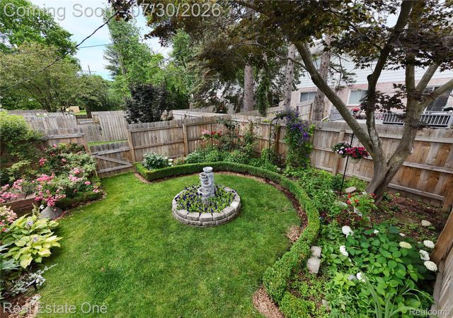 99 Manor Way, Rochester Hills, MI 48309