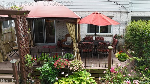 99 Manor Way, Rochester Hills, MI 48309