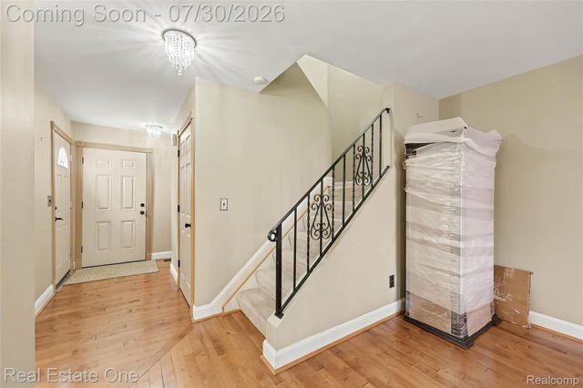 99 Manor Way, Rochester Hills, MI 48309