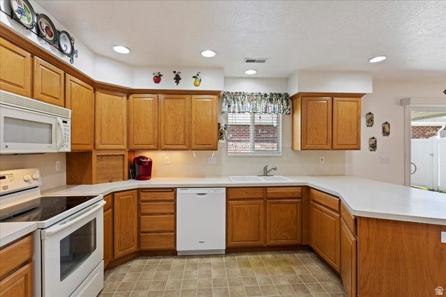 190 W NEWBURY LN, Harrisville, UT 84414