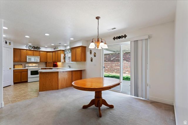 190 W NEWBURY LN, Harrisville, UT 84414