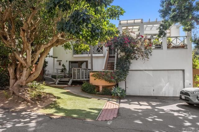 273 Hillcrest Drive, Encinitas, CA 92024