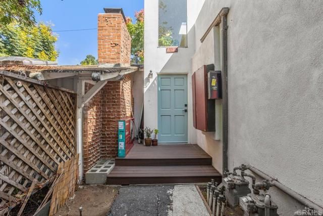 273 Hillcrest Drive, Encinitas, CA 92024