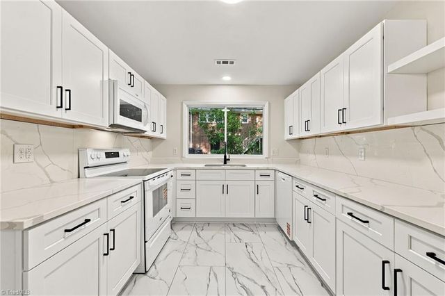 3514 Fox Place, Greensboro, NC 27408