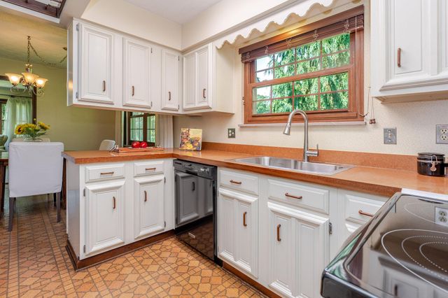 1350 Carriage Road, Powell, OH 43065