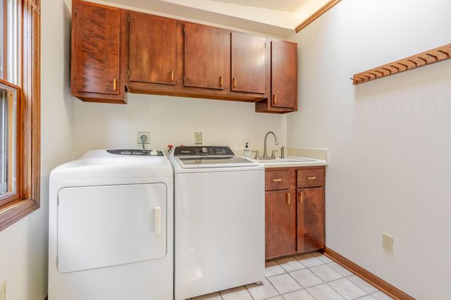 1350 Carriage Road, Powell, OH 43065