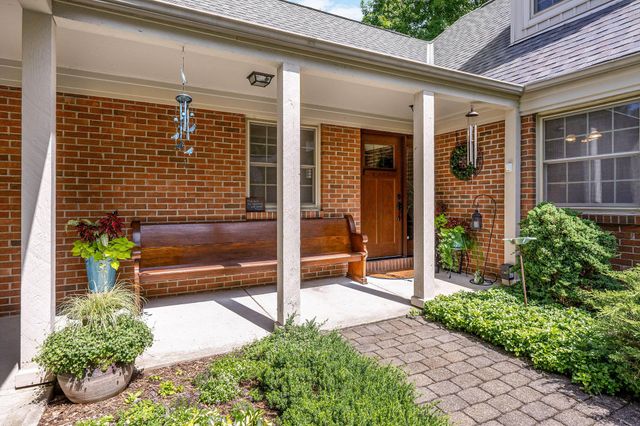1350 Carriage Road, Powell, OH 43065