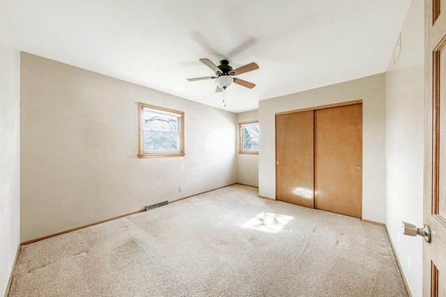 W180N8273 Town Hall ROAD, Menomonee Falls, WI 53051
