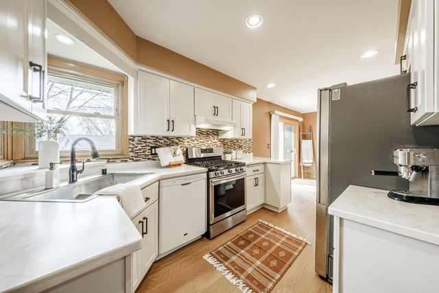 W180N8273 Town Hall ROAD, Menomonee Falls, WI 53051