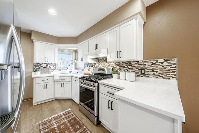 W180N8273 Town Hall ROAD, Menomonee Falls, WI 53051
