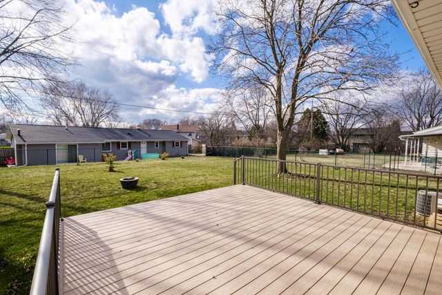 W180N8273 Town Hall ROAD, Menomonee Falls, WI 53051
