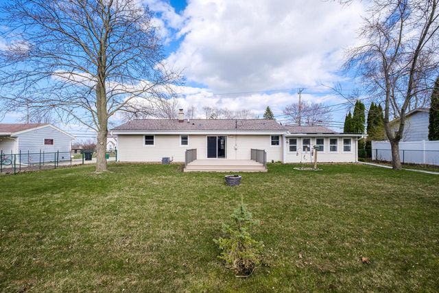 W180N8273 Town Hall ROAD, Menomonee Falls, WI 53051