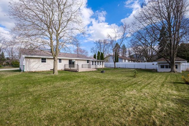 W180N8273 Town Hall ROAD, Menomonee Falls, WI 53051