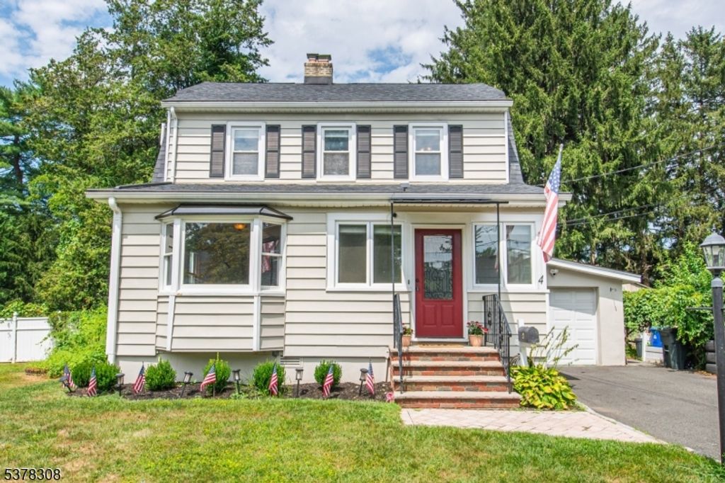 4 Birch Ln, Florham Park Boro, NJ 07932