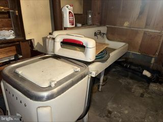 1216 E CENTRE ST, Mahanoy City, PA 17948