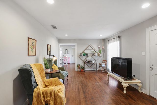 712 Hunter St, Kilgore, TX 75662