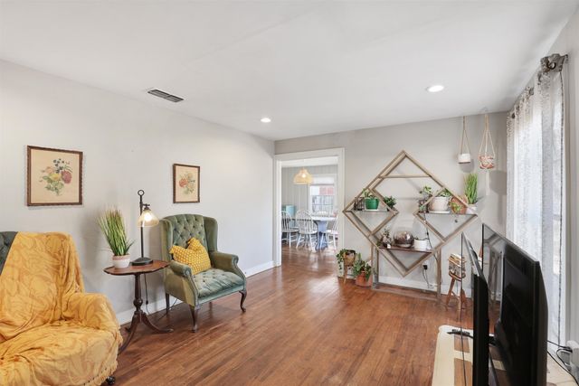 712 Hunter St, Kilgore, TX 75662