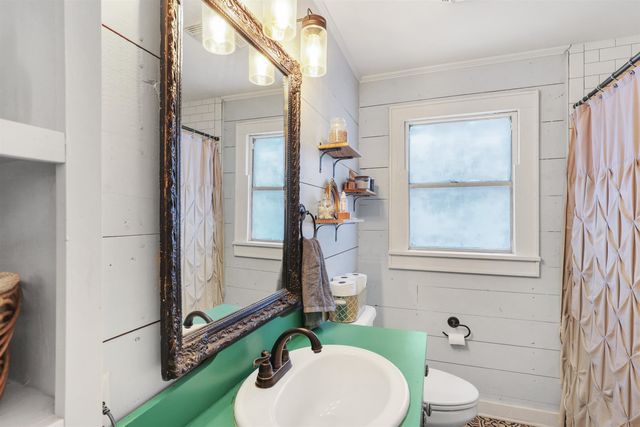 712 Hunter St, Kilgore, TX 75662