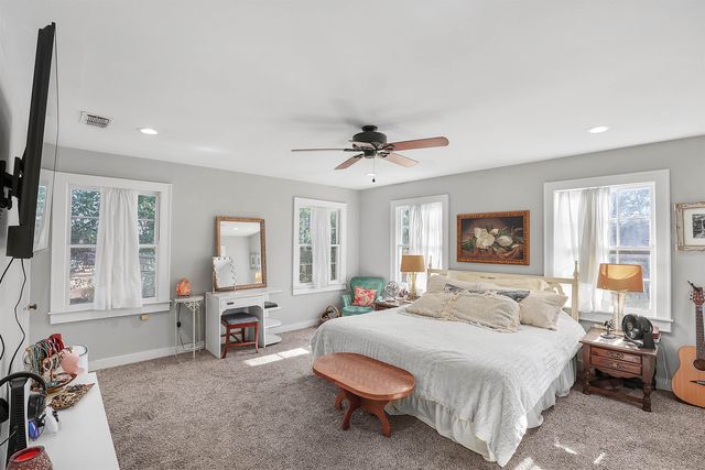 712 Hunter St, Kilgore, TX 75662