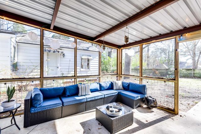 712 Hunter St, Kilgore, TX 75662