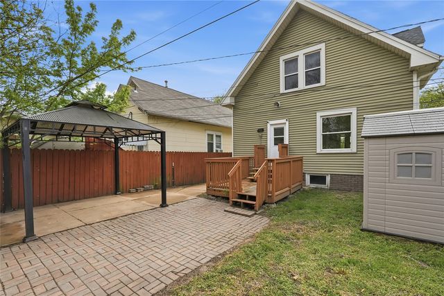 708 16th St SE, Cedar Rapids, IA 52403