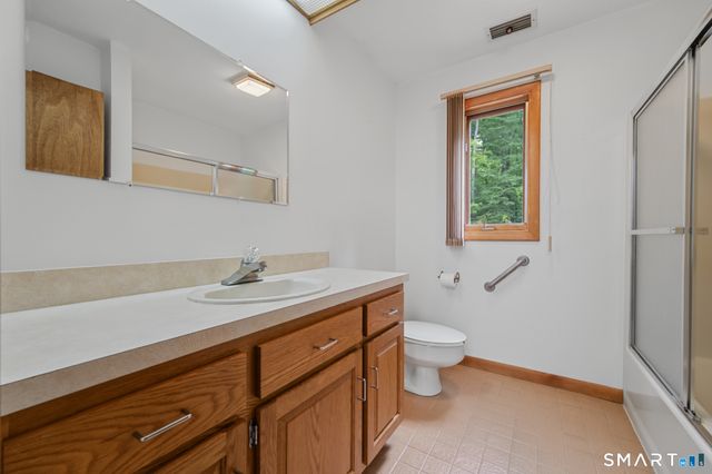 547 Simsbury Road, Bloomfield, CT 06002