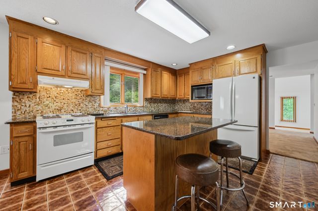 547 Simsbury Road, Bloomfield, CT 06002