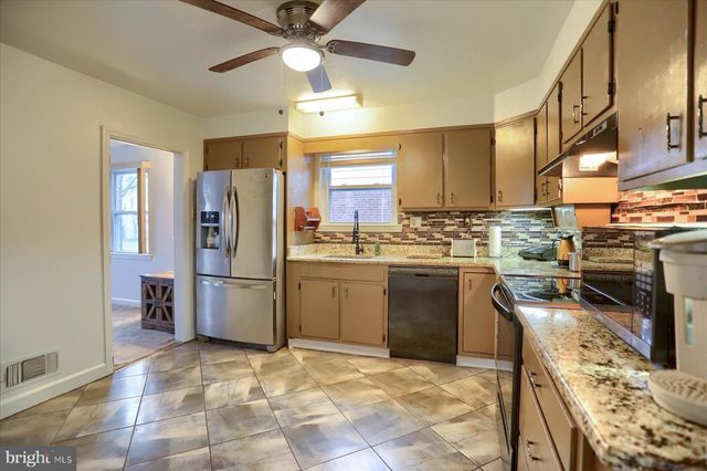 3917 DURHAM RD, Harrisburg, PA 17110