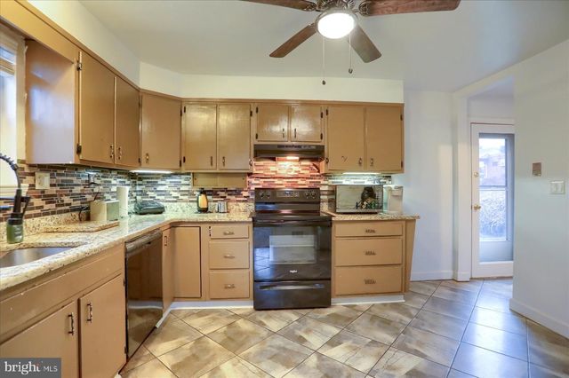 3917 DURHAM RD, Harrisburg, PA 17110