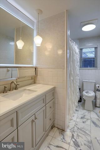 3917 DURHAM RD, Harrisburg, PA 17110