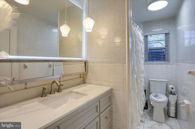 3917 DURHAM RD, Harrisburg, PA 17110