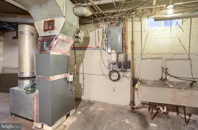 3917 DURHAM RD, Harrisburg, PA 17110