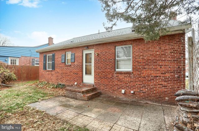 3917 DURHAM RD, Harrisburg, PA 17110