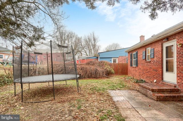 3917 DURHAM RD, Harrisburg, PA 17110