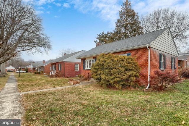 3917 DURHAM RD, Harrisburg, PA 17110