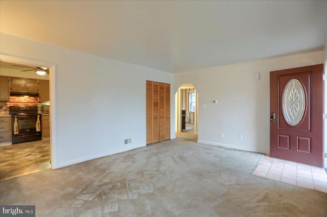 3917 DURHAM RD, Harrisburg, PA 17110